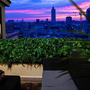 The Attic - Netflix , Milano Italia
