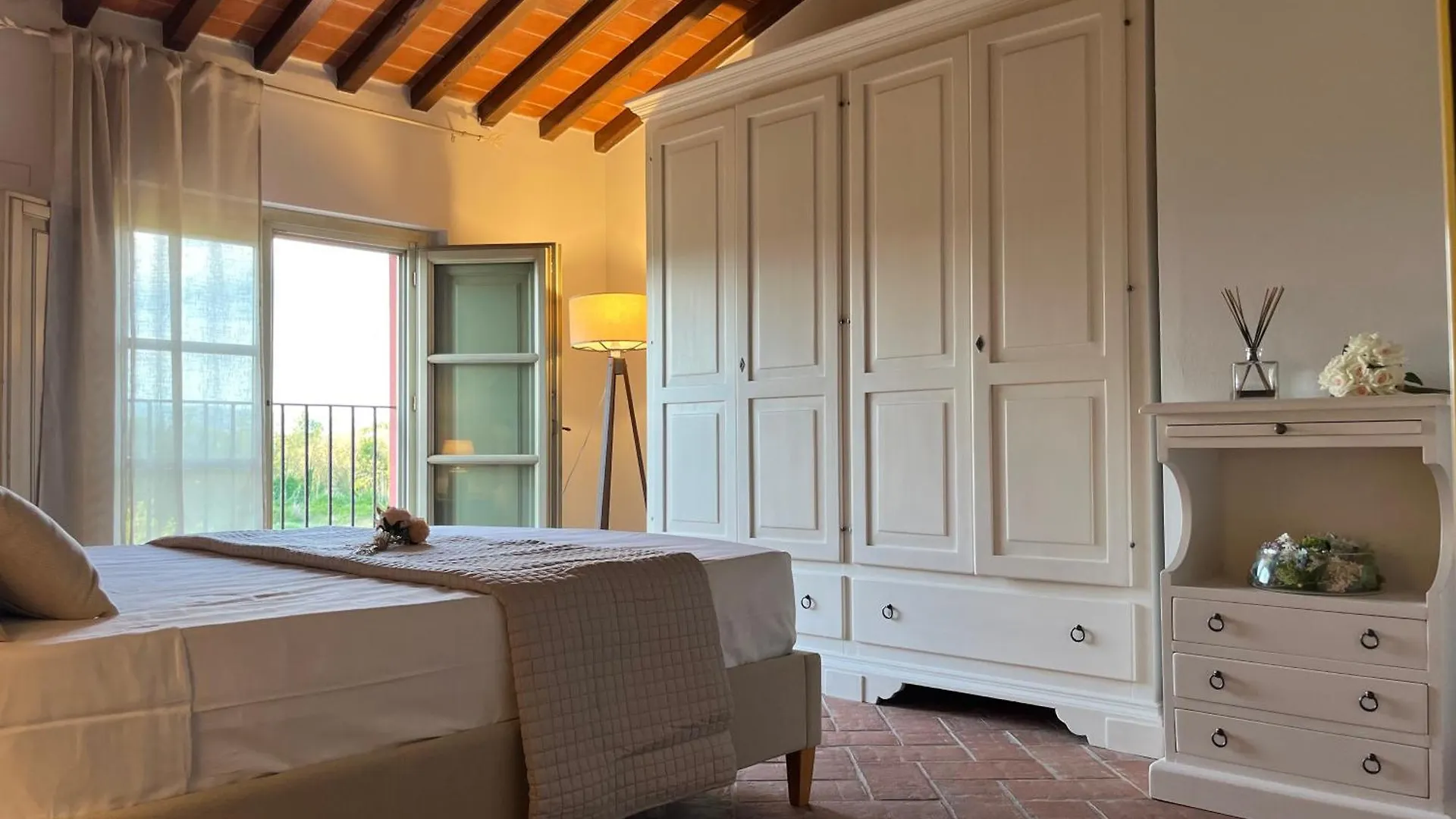 My Tuscany Relais Altopascio 0*,  Italië